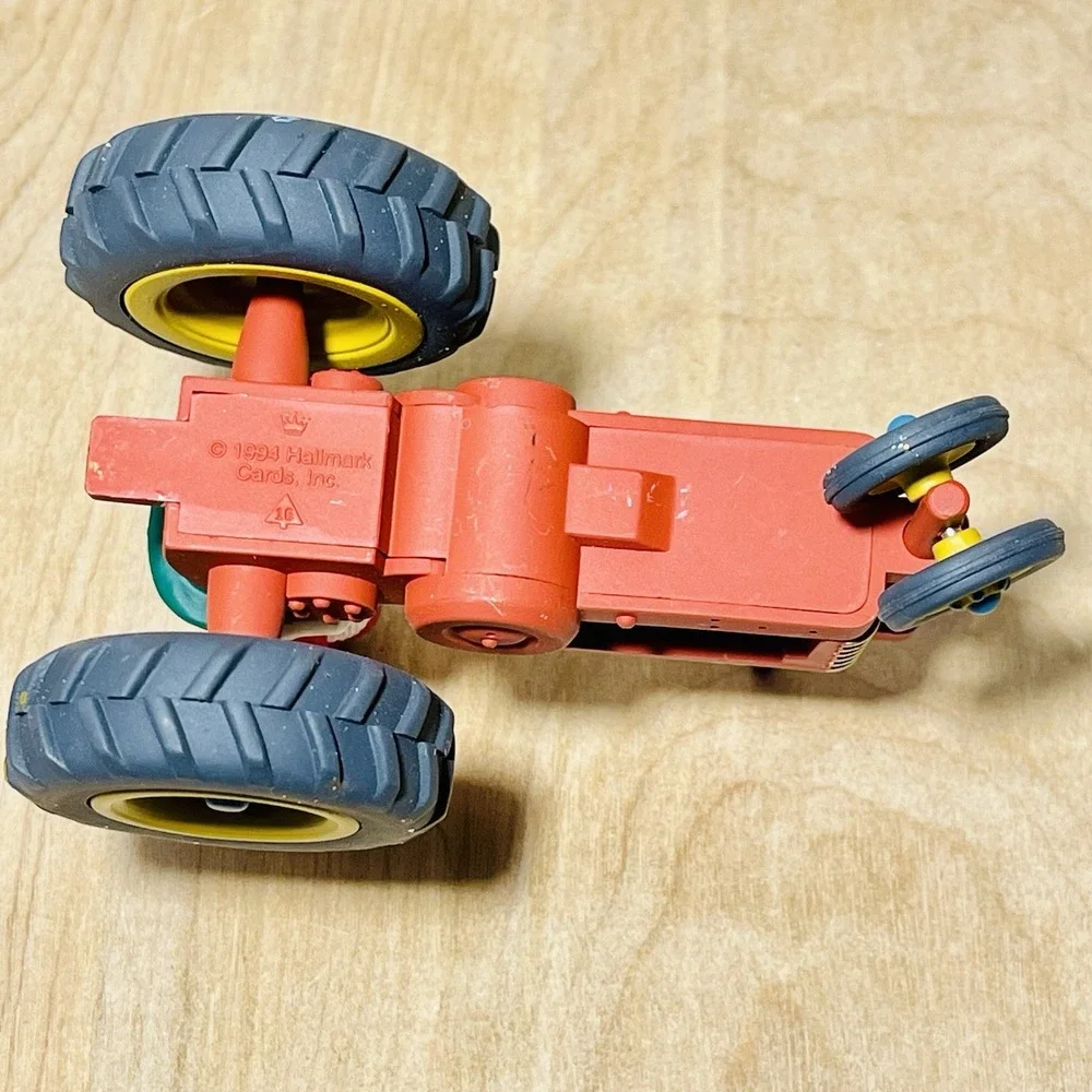 VTG 1994‎ Hallmark Keepsakes Ornament Here Comes Santa Makin Tractor Tracks